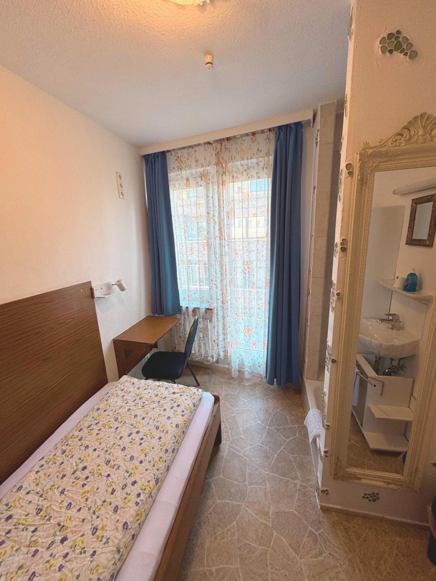 קלן Hostel Heinzelmaennchen מראה חיצוני תמונה