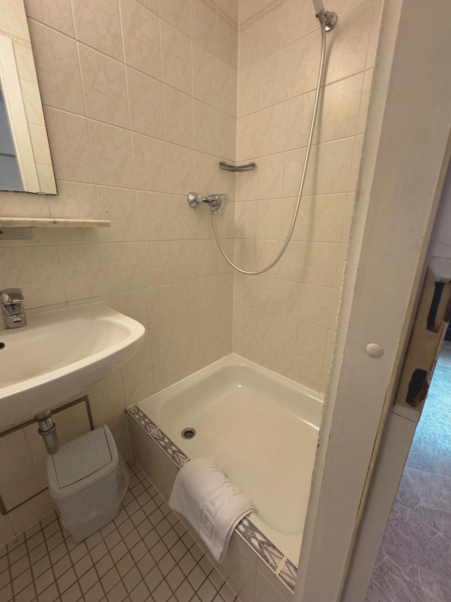 קלן Hostel Heinzelmaennchen מראה חיצוני תמונה