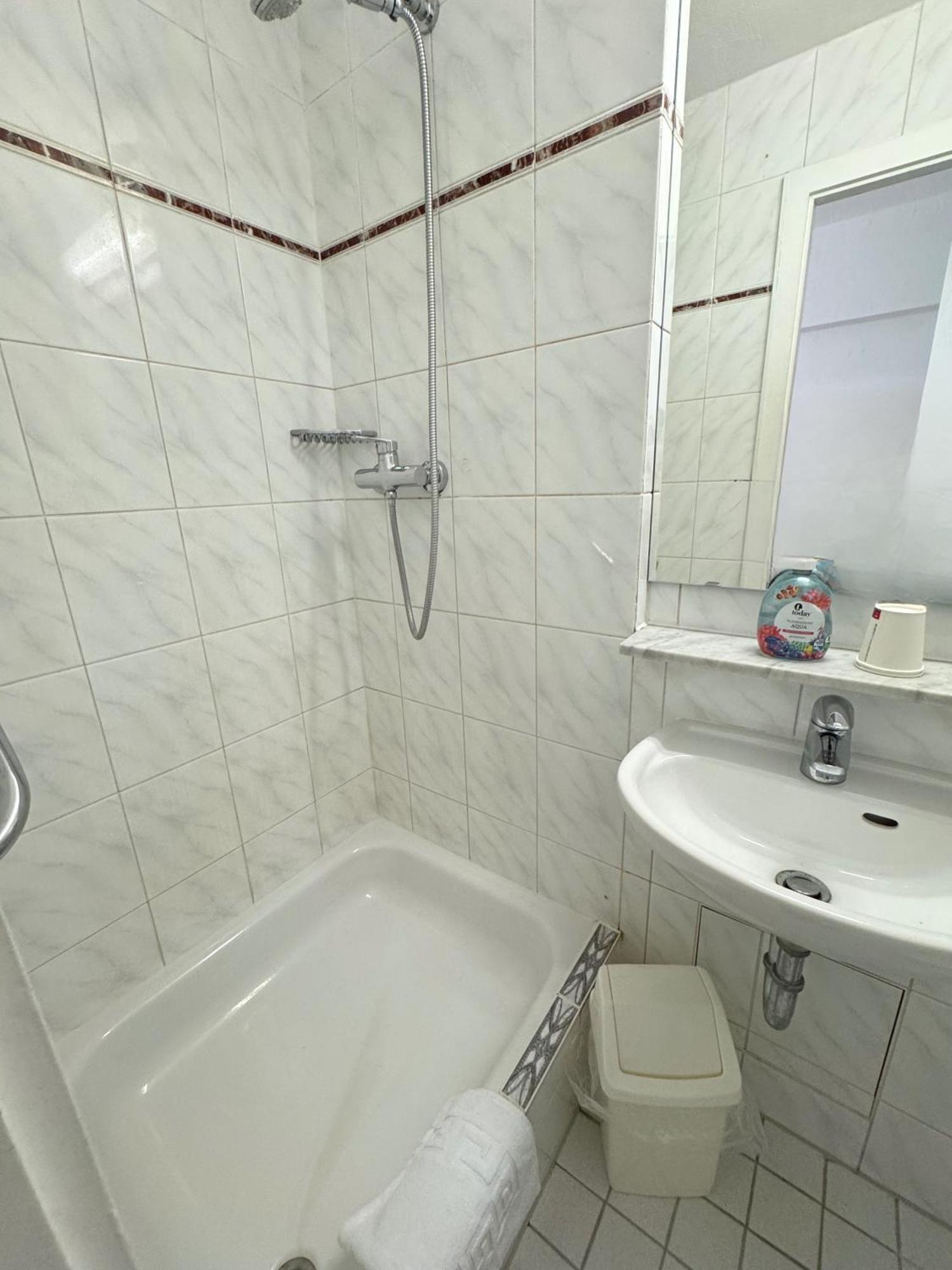 קלן Hostel Heinzelmaennchen מראה חיצוני תמונה